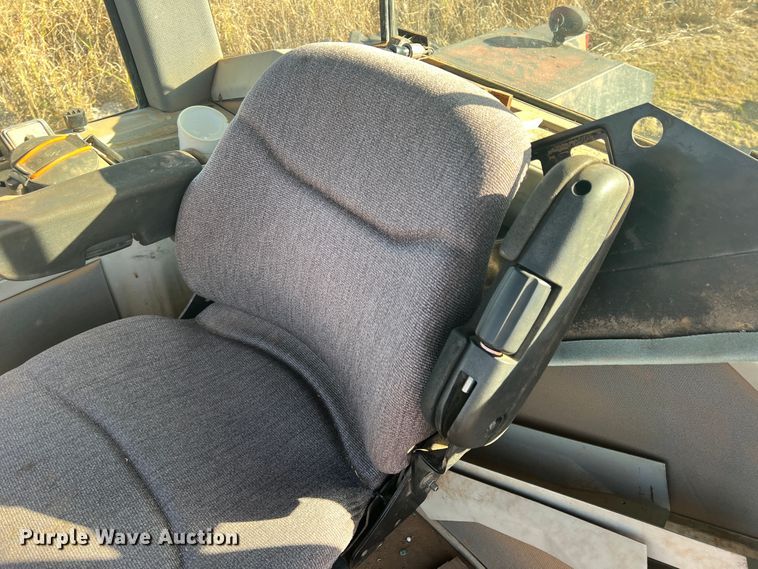 image for item DO8832 1985 Versatile 936  4WD tractor