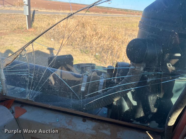 image for item DO8832 1985 Versatile 936  4WD tractor