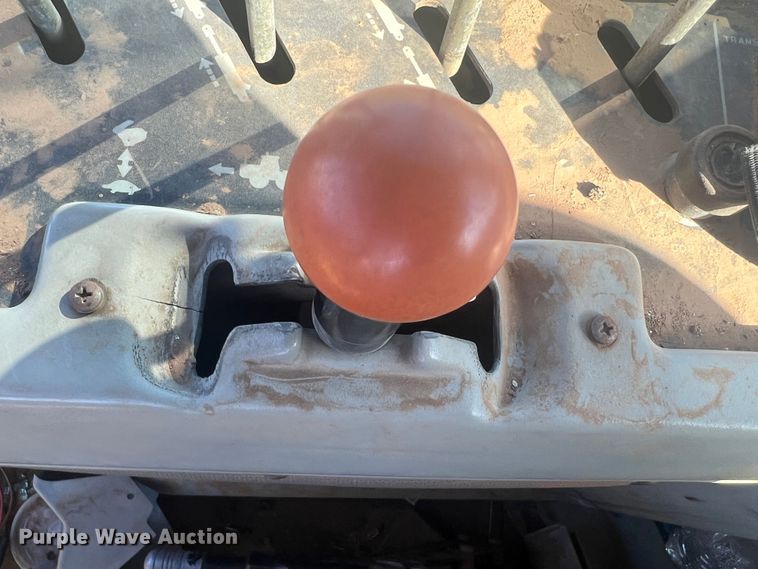 image for item DO8832 1985 Versatile 936  4WD tractor