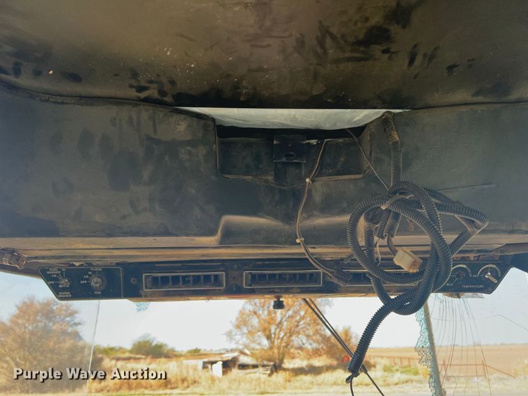 image for item DO8832 1985 Versatile 936  4WD tractor