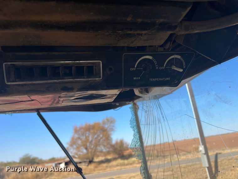 image for item DO8832 1985 Versatile 936  4WD tractor