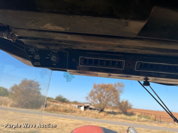 image for item DO8832 1985 Versatile 936  4WD tractor