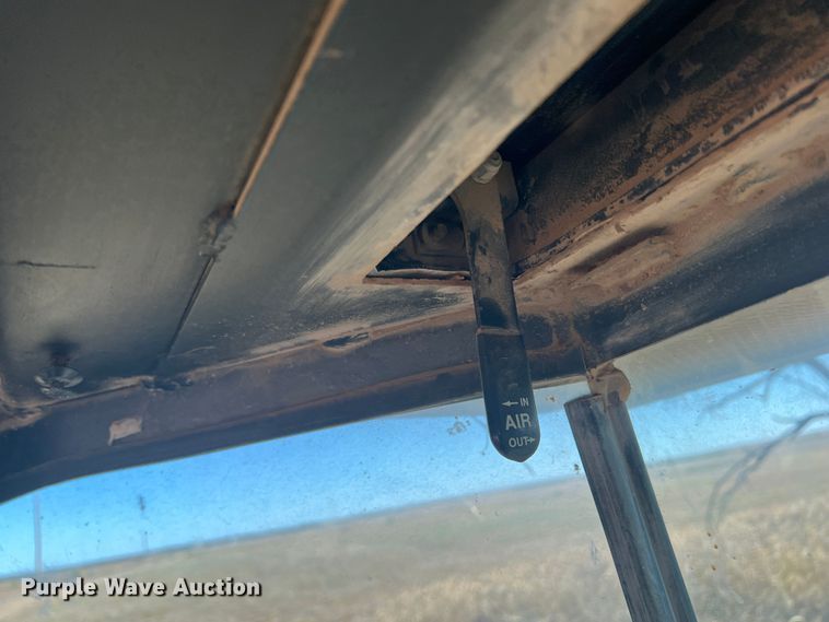 image for item DO8832 1985 Versatile 936  4WD tractor