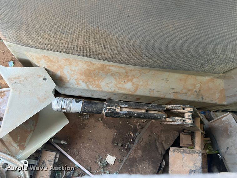 image for item DO8832 1985 Versatile 936  4WD tractor