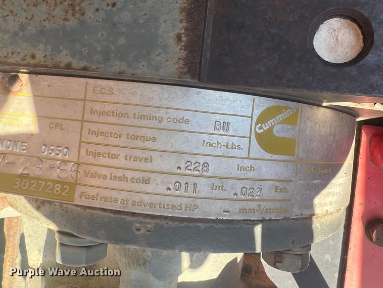 image for item DO8832 1985 Versatile 936  4WD tractor