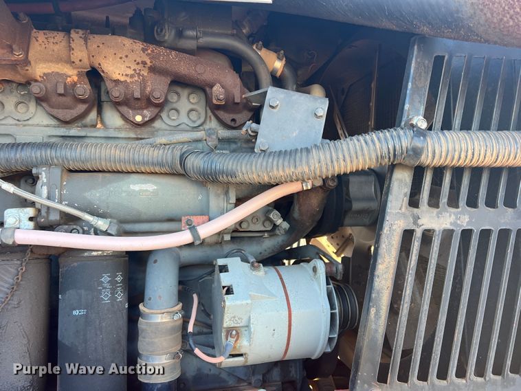 image for item DO8832 1985 Versatile 936  4WD tractor