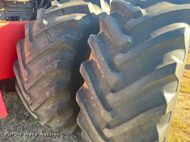 image for item DO8832 1985 Versatile 936  4WD tractor