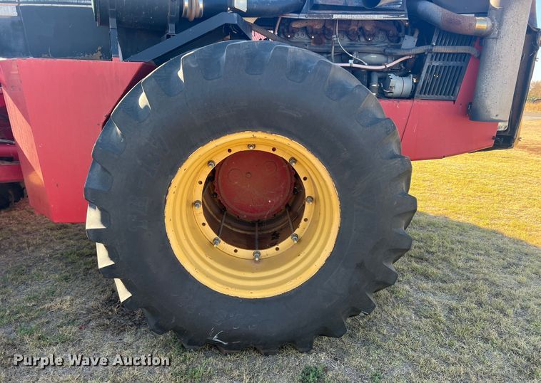 image for item DO8832 1985 Versatile 936  4WD tractor