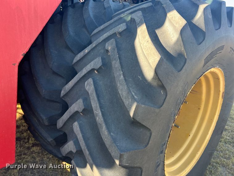 image for item DO8832 1985 Versatile 936  4WD tractor