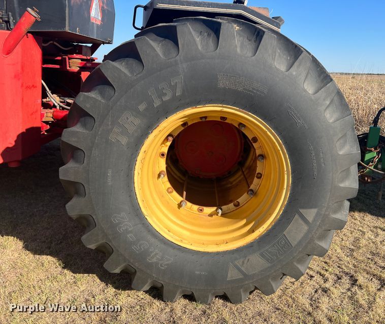 image for item DO8832 1985 Versatile 936  4WD tractor