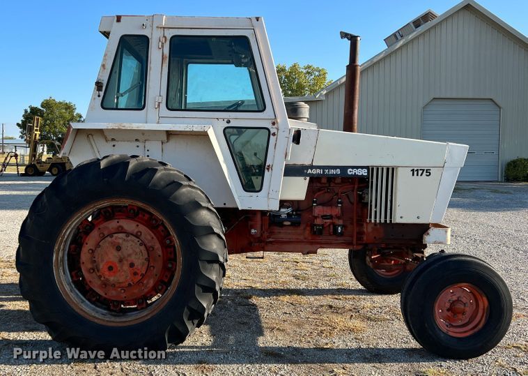 image for item DO8835 1975 Case 1175  tractor
