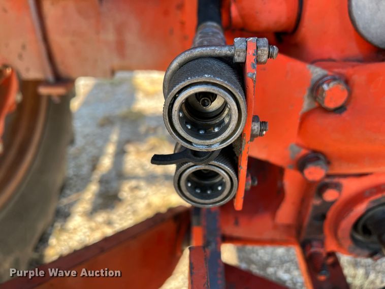 image for item DO8835 1975 Case 1175  tractor