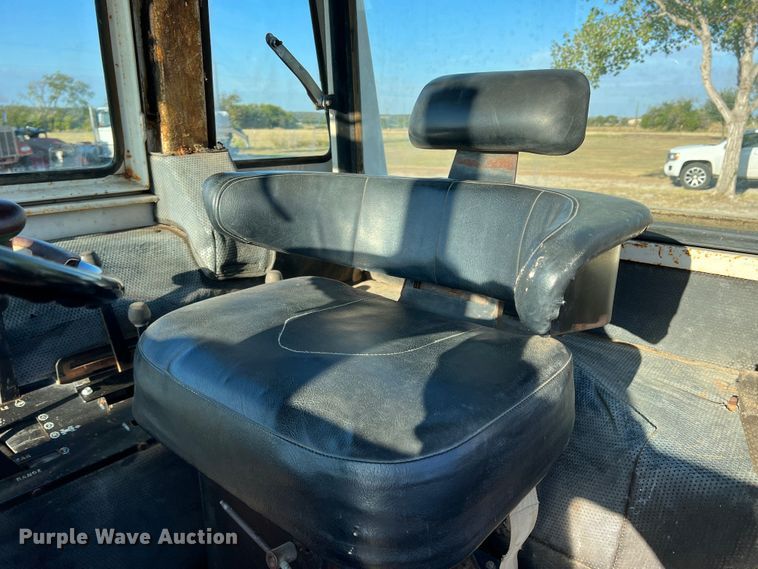 image for item DO8835 1975 Case 1175  tractor