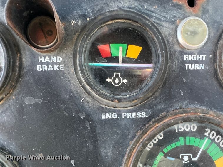 image for item DO8835 1975 Case 1175  tractor