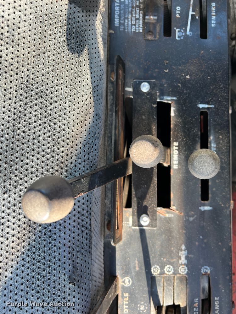 image for item DO8835 1975 Case 1175  tractor