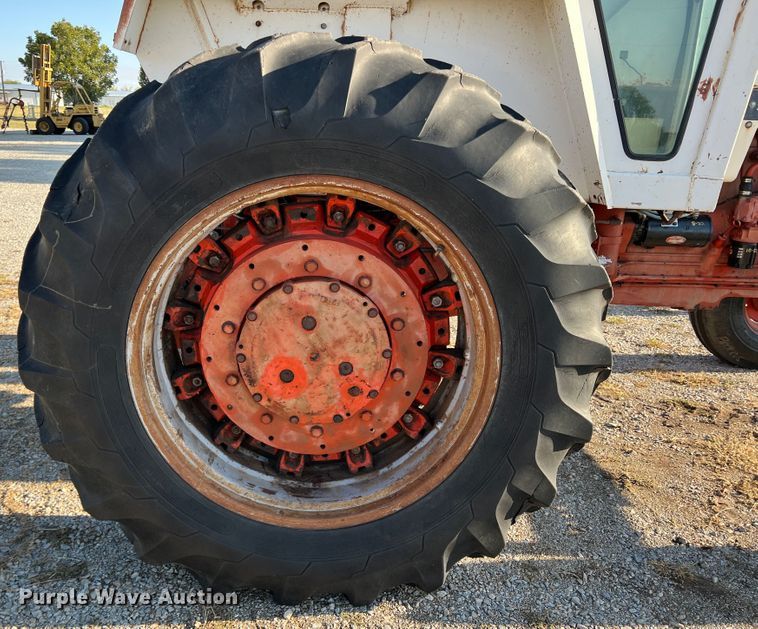 image for item DO8835 1975 Case 1175  tractor