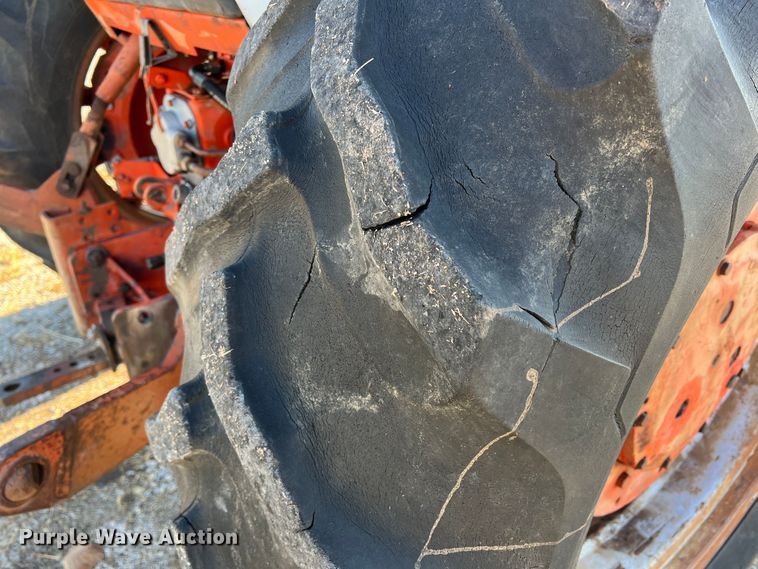 image for item DO8835 1975 Case 1175  tractor