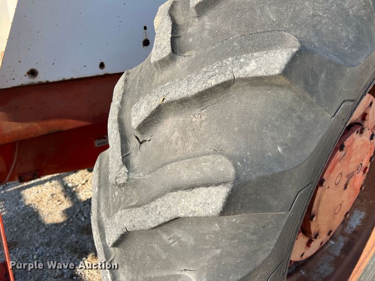 image for item DO8835 1975 Case 1175  tractor