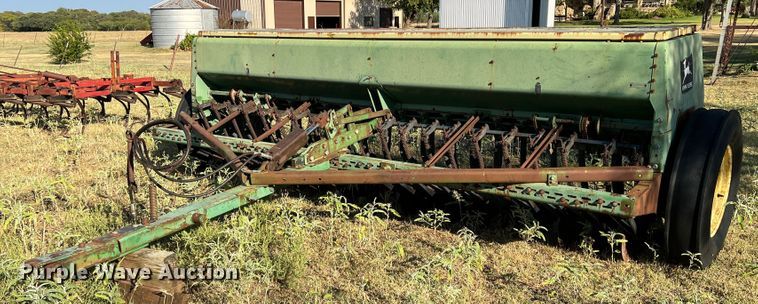image for item DO8839 John Deere 8350  grain drill