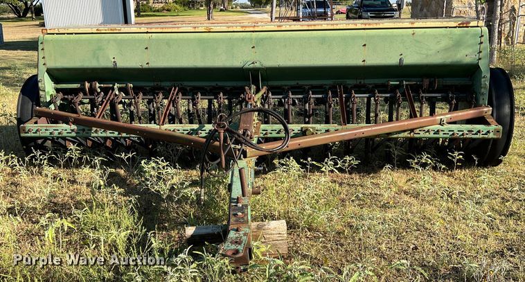 image for item DO8839 John Deere 8350  grain drill