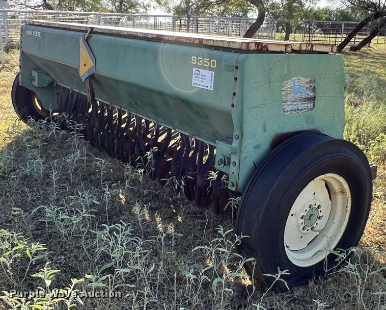 image for item DO8839 John Deere 8350  grain drill