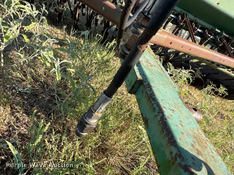 image for item DO8839 John Deere 8350  grain drill