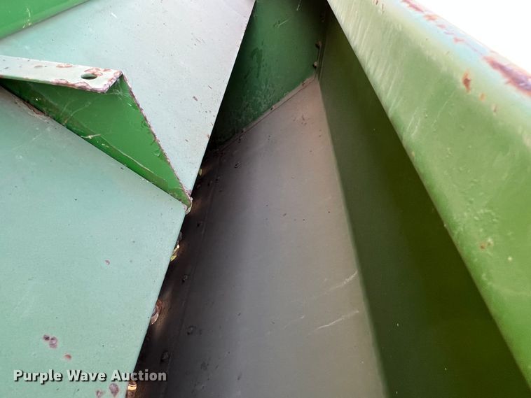 image for item DO8839 John Deere 8350  grain drill