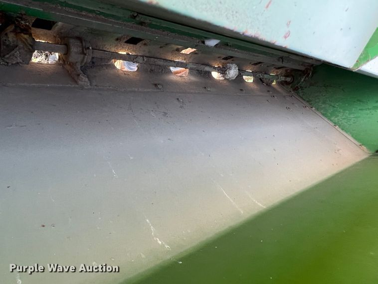 image for item DO8839 John Deere 8350  grain drill