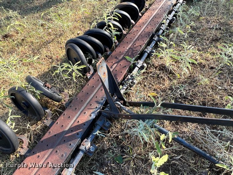 image for item DO8839 John Deere 8350  grain drill