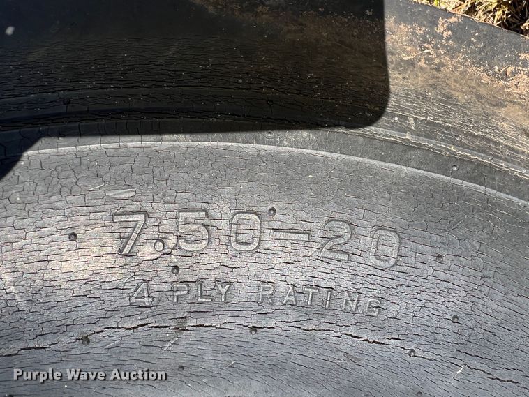 image for item DO8839 John Deere 8350  grain drill