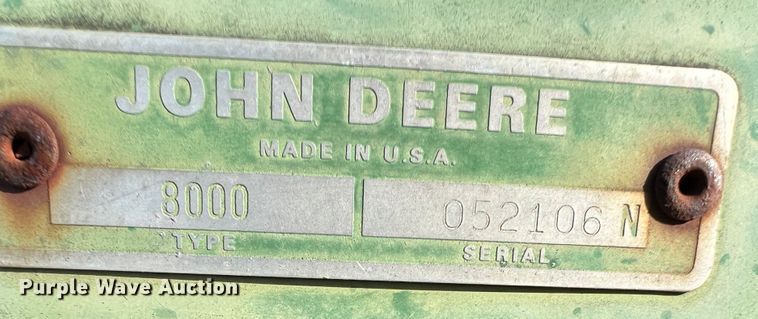 image for item DO8839 John Deere 8350  grain drill