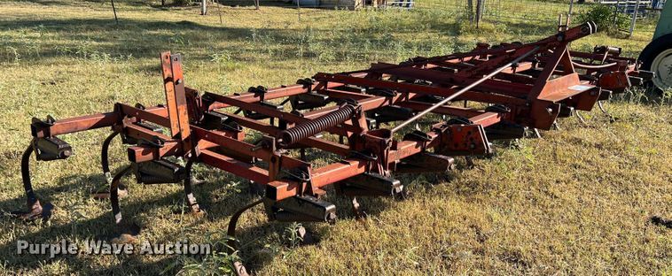 image for item DO8840 International 4500  field cultivator