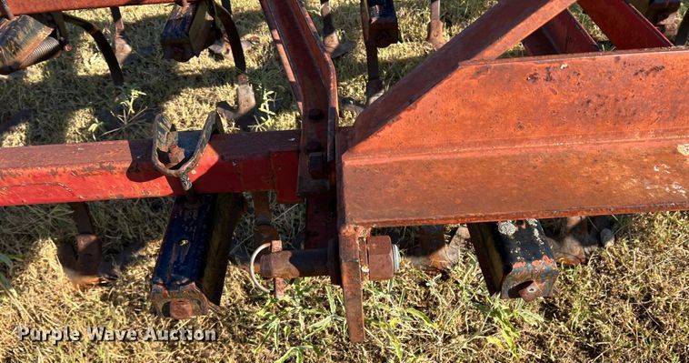 image for item DO8840 International 4500  field cultivator