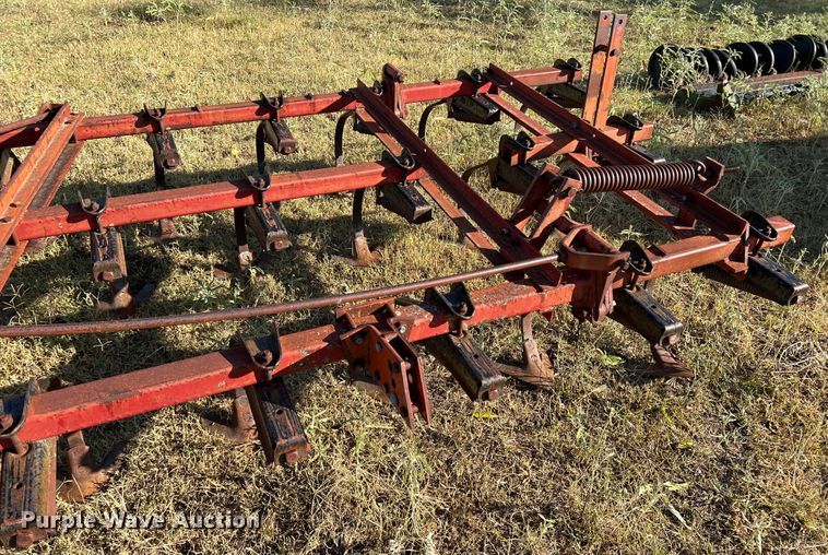 image for item DO8840 International 4500  field cultivator