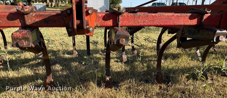 image for item DO8840 International 4500  field cultivator