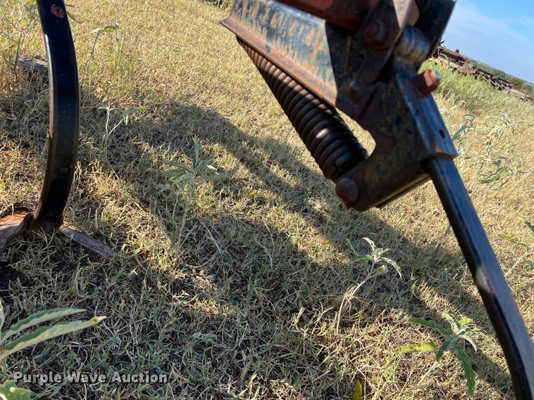 image for item DO8840 International 4500  field cultivator