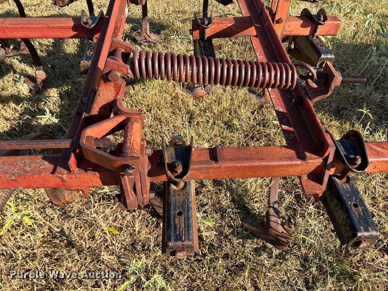image for item DO8840 International 4500  field cultivator