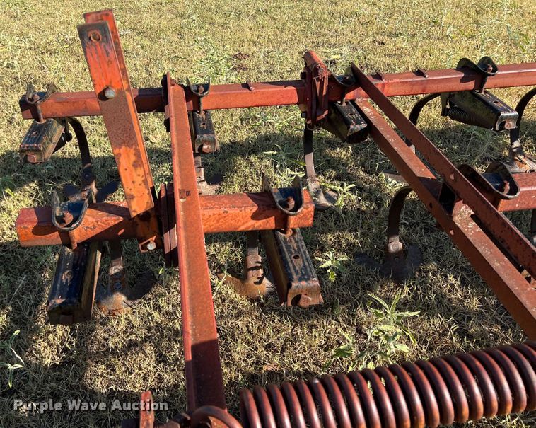 image for item DO8840 International 4500  field cultivator