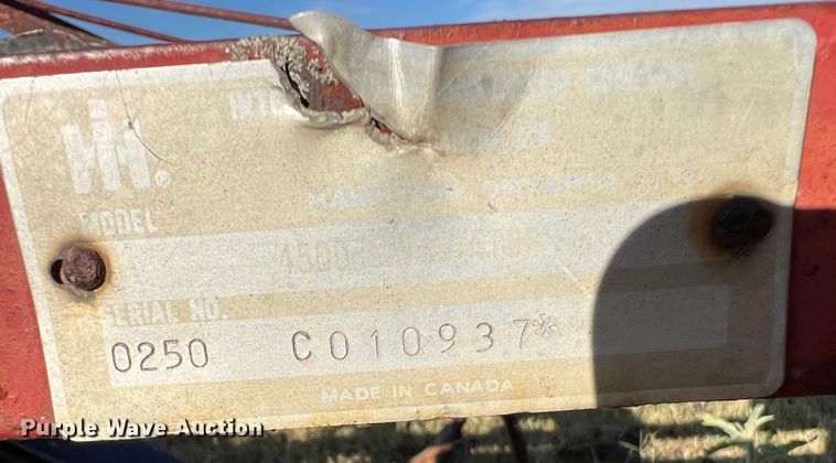 image for item DO8840 International 4500  field cultivator