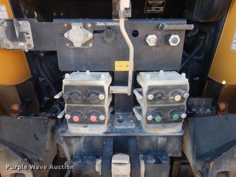 image for item DP0364 2008 Challenger MT635B  MFWD tractor