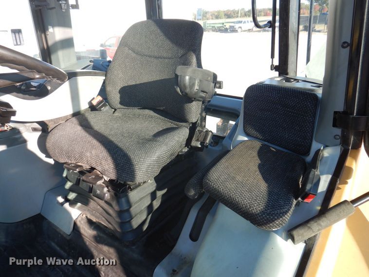 image for item DP0364 2008 Challenger MT635B  MFWD tractor