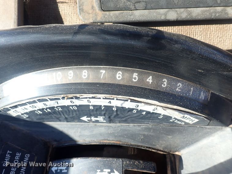 image for item DQ2966 1989 John Deere 4955  MFWD tractor