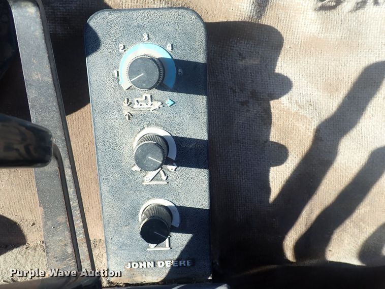 image for item DQ2966 1989 John Deere 4955  MFWD tractor