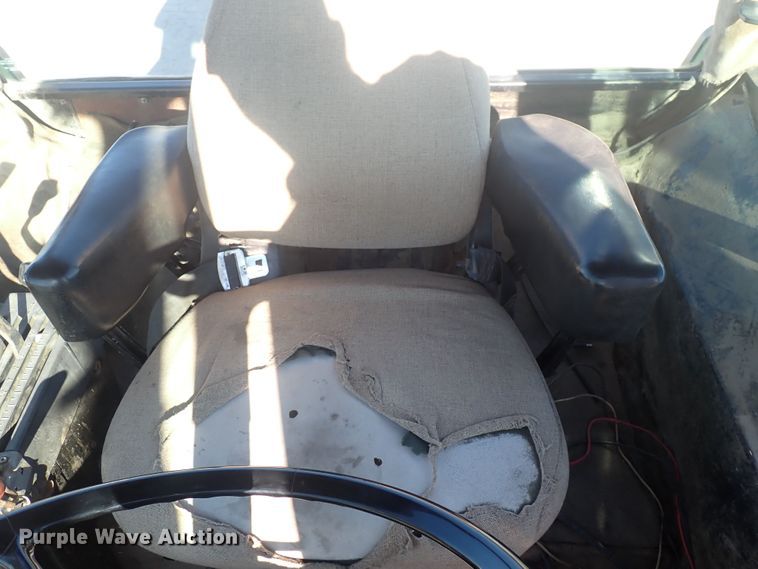 image for item DQ2966 1989 John Deere 4955  MFWD tractor