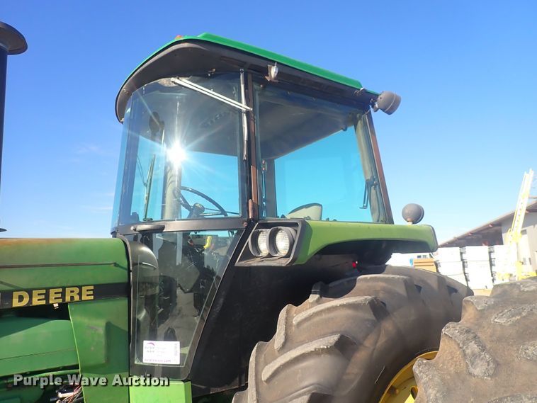 image for item DQ2966 1989 John Deere 4955  MFWD tractor