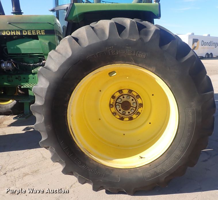 image for item DQ2966 1989 John Deere 4955  MFWD tractor