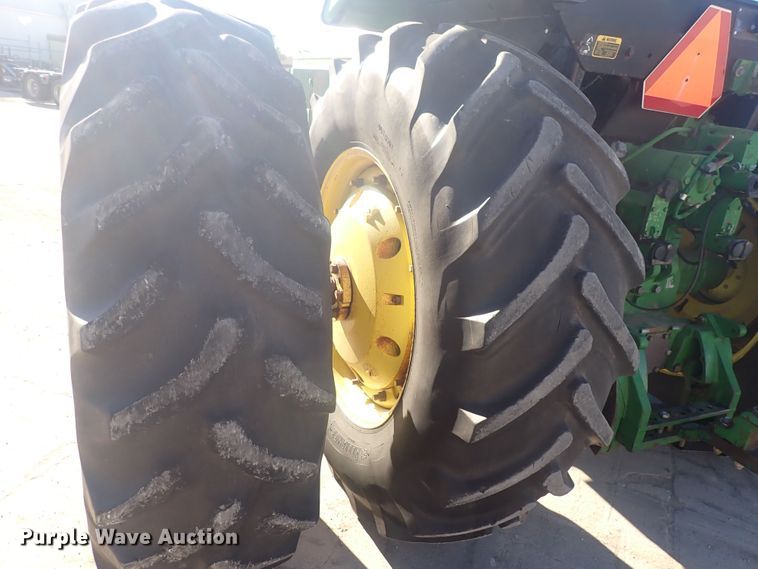 image for item DQ2966 1989 John Deere 4955  MFWD tractor