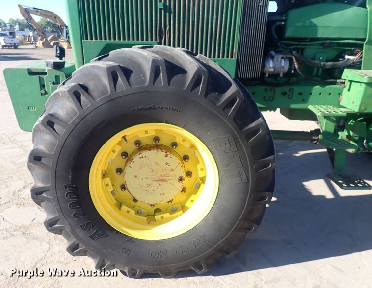 image for item DQ2966 1989 John Deere 4955  MFWD tractor