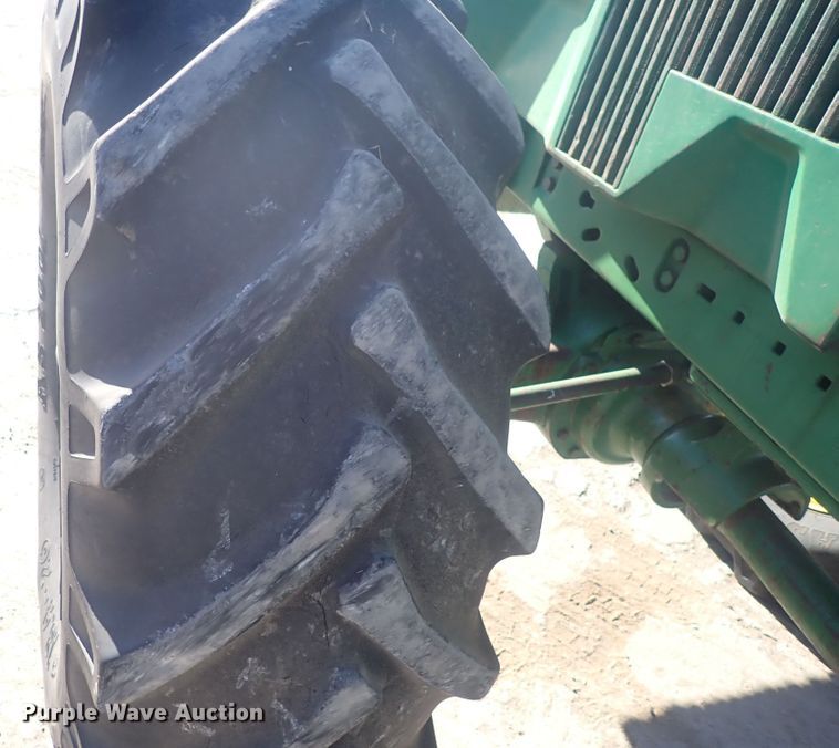 image for item DQ2966 1989 John Deere 4955  MFWD tractor