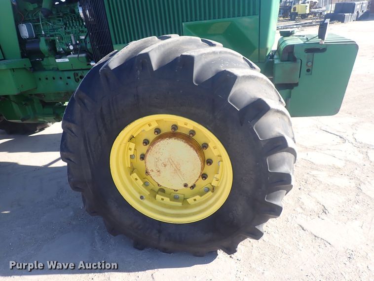 image for item DQ2966 1989 John Deere 4955  MFWD tractor